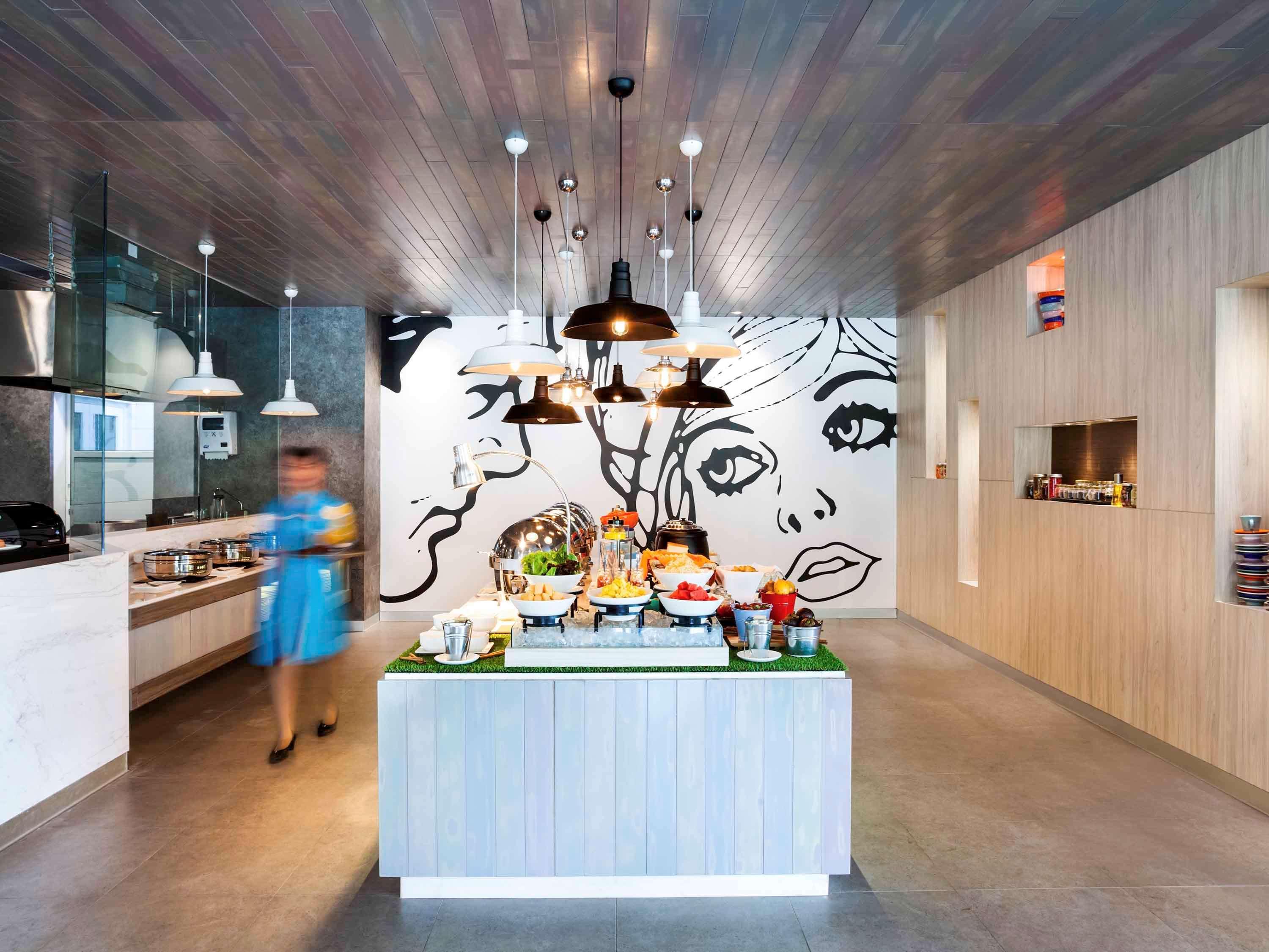 Ibis Styles Jakarta Sunter Exterior foto