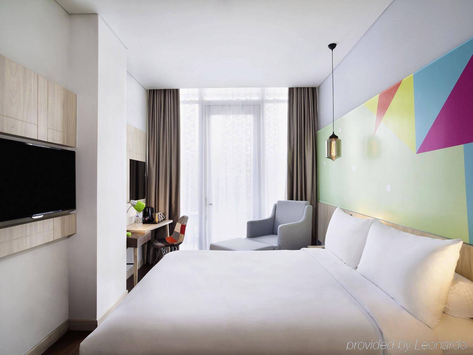 Ibis Styles Jakarta Sunter Exterior foto